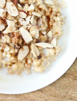 Vanilla Rice Cooker Almond Steel Cut Oats