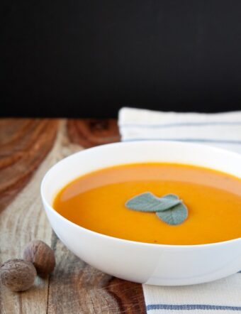 Simple Butternut Squash Carrot Soup