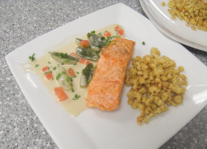 spaetzle and salmon