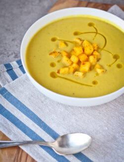 Curried Cream of Cauliflower and Apple Soup