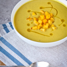 Curried Cream of Cauliflower and Apple Soup