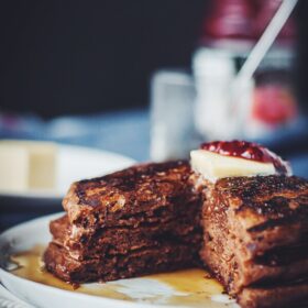 Chocolate Raspberry Swirl Pancakes | bloggingoverthyme.com