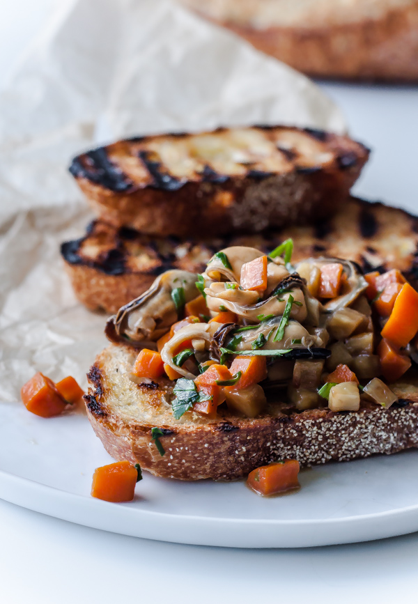 Drunken Mussels on Grilled Bread