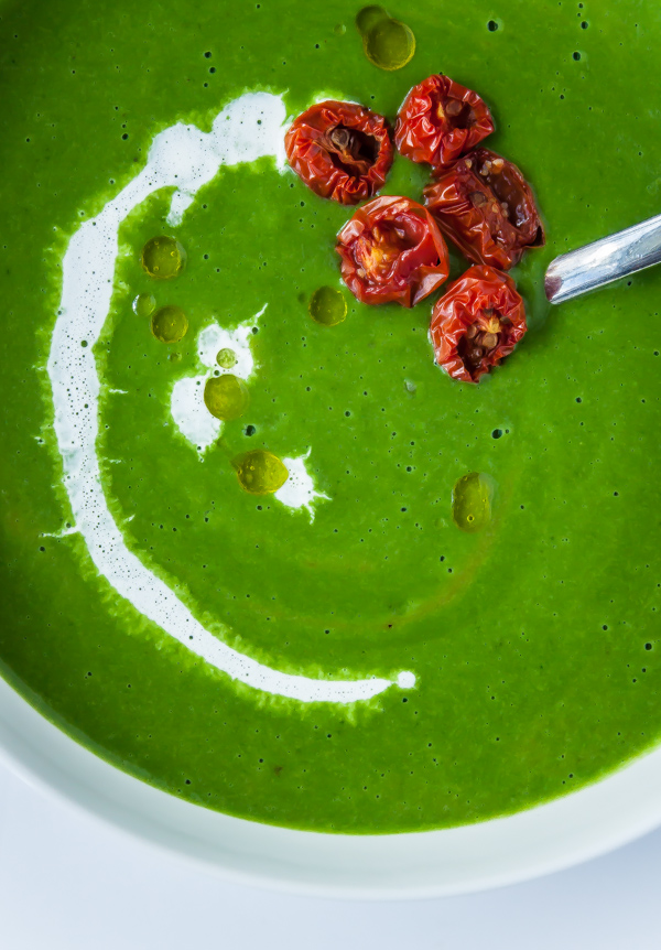 Fresh Spinach Soup with Minted Pea and Cilantro 