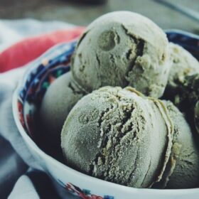 Basil Ice Cream | bloggingoverthyme.com