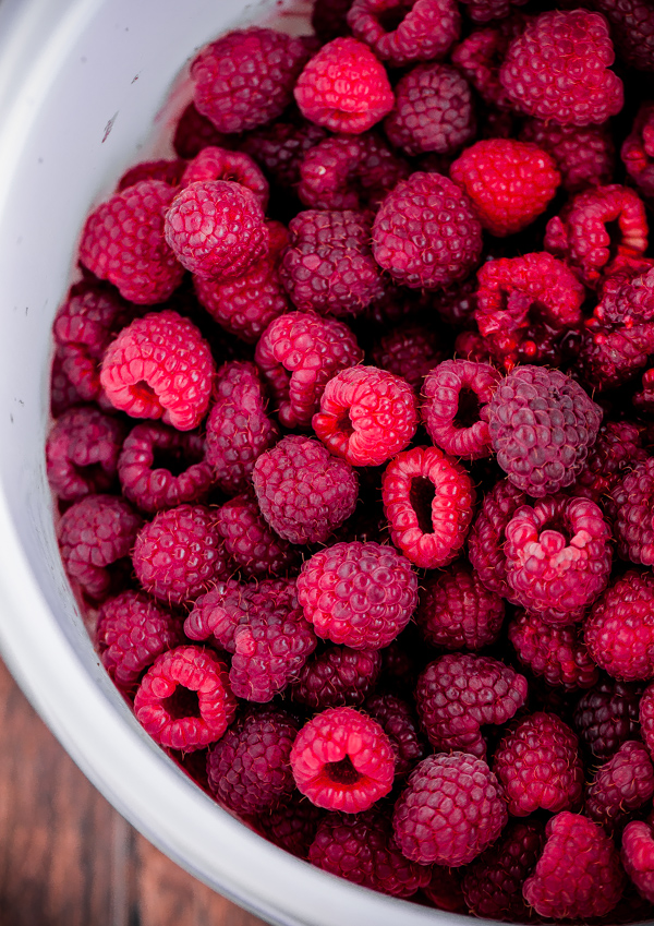 Raspberry Picking at Butler's Orchard | @blogoverthyme