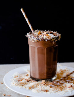 Healthy Almond Joy Smoothie