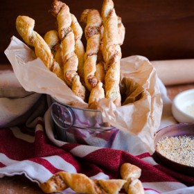 Everything Bagel Cheese Twists. These delicious pastries can be prepared in less than 30 minutes! gel Cheese Twists. These delicious pastries can be prepared in less than 30 minutes!