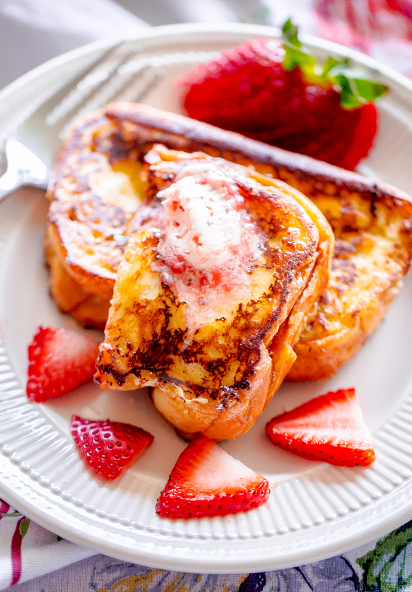 strawberryfrenchtoastwithstrawberrybutter18 A Beautiful Plate