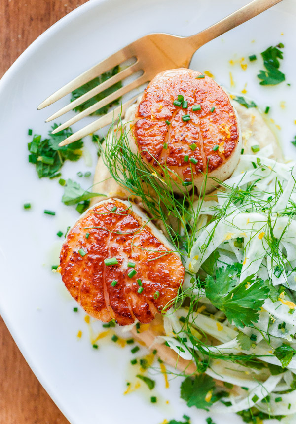 Seared Bay Scallops with Hummus and Fennel Salad