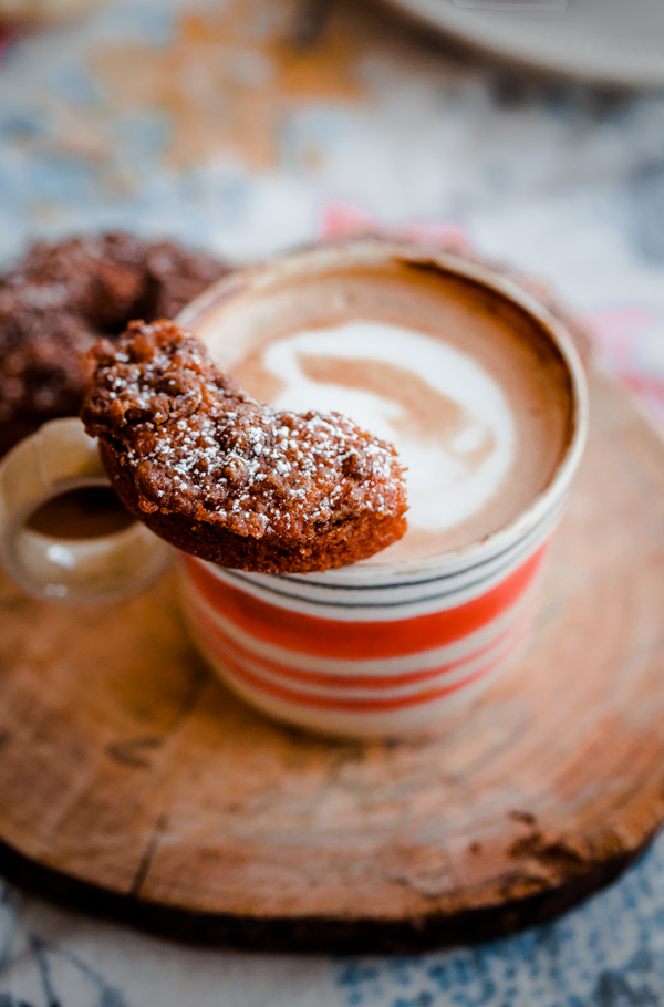 Baked Pumpkin Doughnuts with Cardamom Crumble. So EASY, fluffy, and cozy!