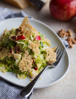 Brussels sprouts Salad with Apple