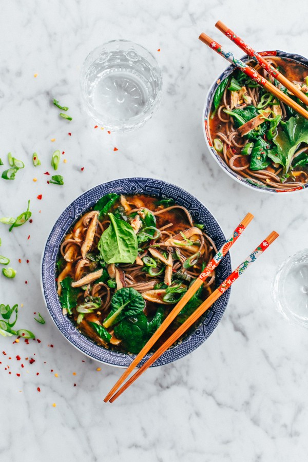 Love and Lemon's Shiitake and Spinach Miso Soup - an easy, vegan soup that can be made in less than 45 minutes!