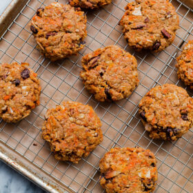 Carrot Cake Breakfast Cookies - healthy breakfast cookies that are refined sugar free, whole grain, and taste just like carrot cake!