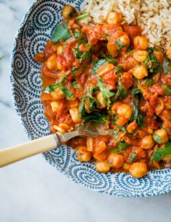 Everyday Chickpea Curry- this VEGETARIAN curry comes together in less than 30 minutes!