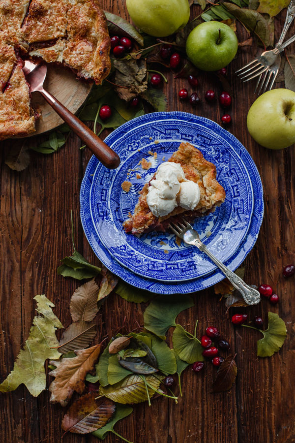 Apple Cranberry Pie - fresh cranberries and orange zest add a tart zip to this Apple Cranberry Pie, which is packed with apples, and prepared with an all-butter, flaky pie crust. 