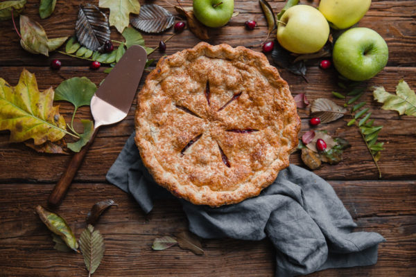 Apple Cranberry Pie - fresh cranberries and orange zest add a tart zip to this Apple Cranberry Pie, which is packed with apples, and prepared with an all-butter, flaky pie crust. 