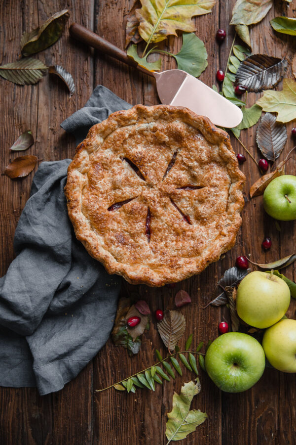 Apple Cranberry Pie - fresh cranberries and orange zest add a tart zip to this Apple Cranberry Pie, which is packed with apples, and prepared with an all-butter, flaky pie crust. 