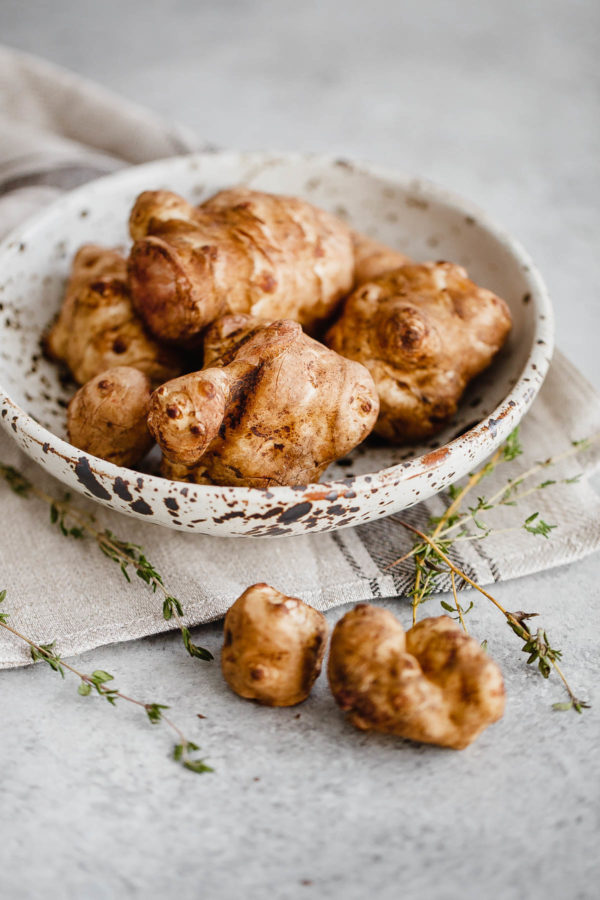 Sunchokes Jerusalem artichokes in a Bowl