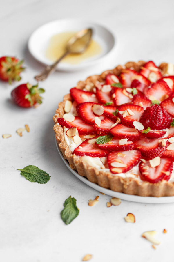 No Bake Strawberry Mascarpone Tart 