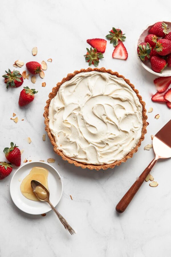 Tart with Mascarpone Filling and Fresh Strawberries 