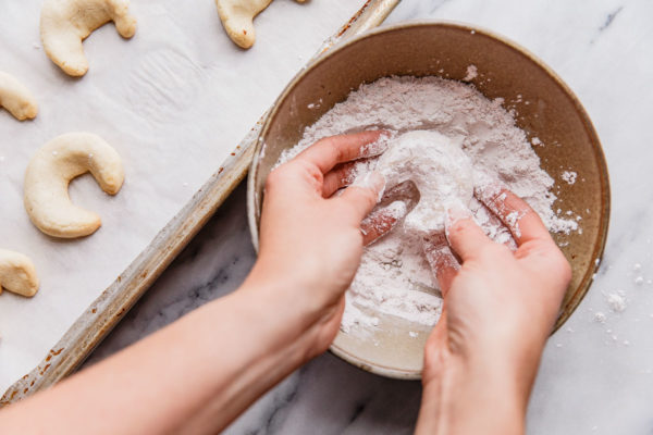 How to Make Almond Crescent Cookies