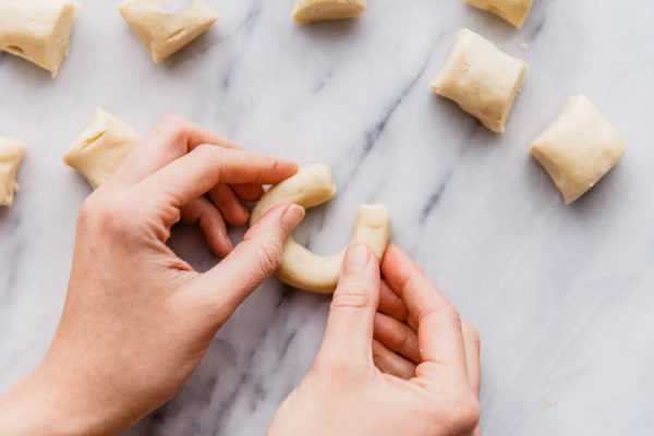 How to Make Almond Crescent Cookies