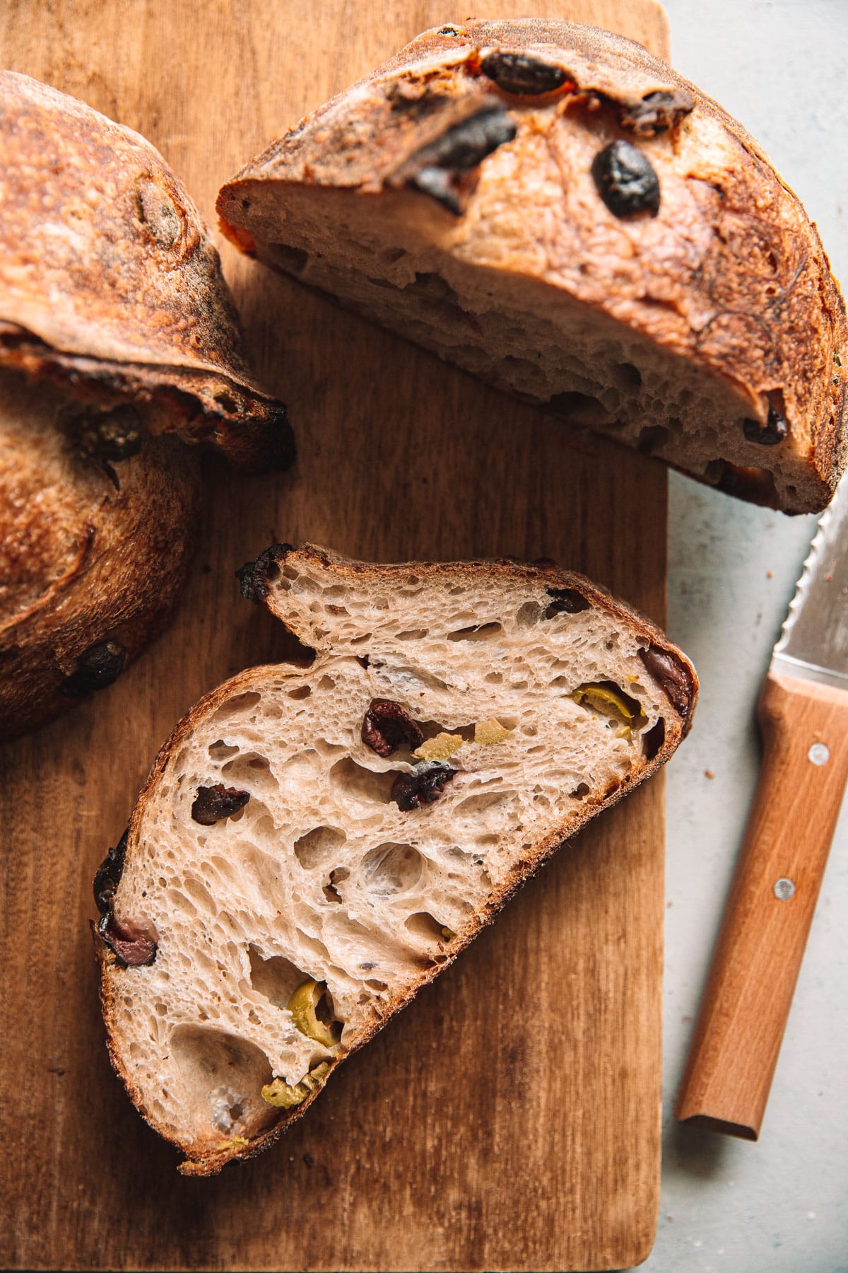 https://www.abeautifulplate.com/wp-content/uploads/2021/06/olive-sourdough-bread-recipe-1-2.jpg