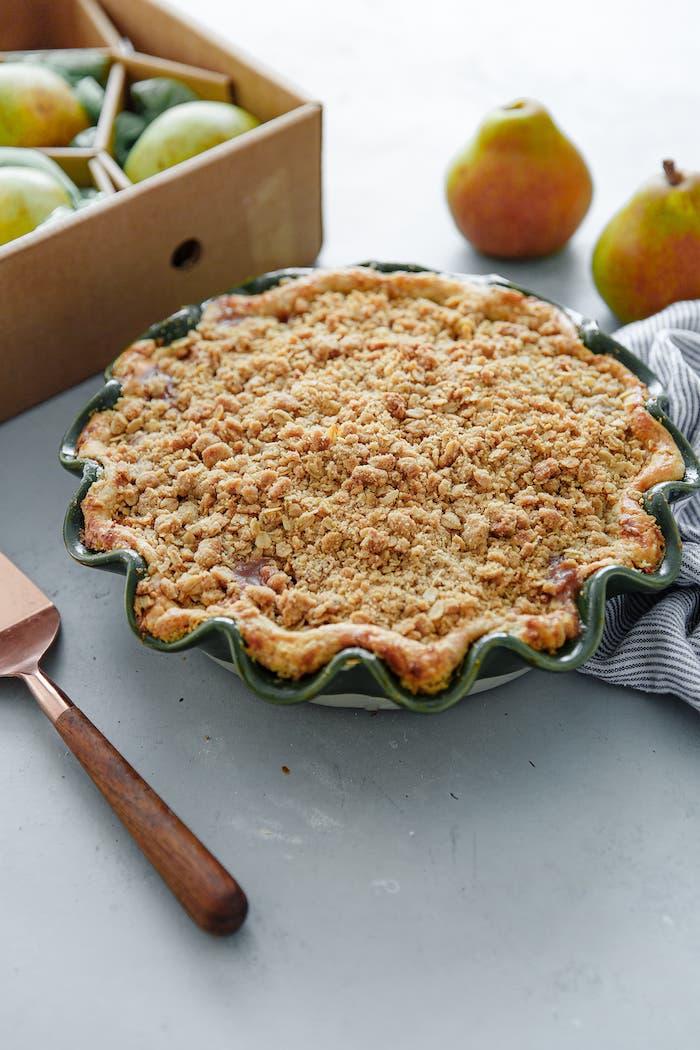 Baked Pear Pie with Streusel Topping