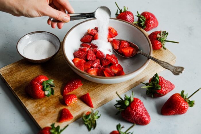 How to macerate Strawberries